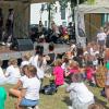 Vor und auf der Bühne des 44. Spielfest der Kommunalen Jugendarbeit im Schweinfurter Fichtelsgarten war richtig was los.