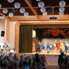 Beeindruckendes Bühnenbild und gesanglich eine Glanzleistung: Die AG MiniMusical der Valentin-Rathgeber-Grundschule Oberelsbach präsentierte unter Leitung von Angelika Kram und Doris Weidenhammer in der Elstalhalle das Stück "Leben im All".