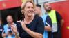 Bundestrainerin Martina Voss-Tecklenburg startet im Juli mit der Frauenfußball-Nationalmannschaft in die WM in Australien und Neuseeland. Unser Autor ahnt: Holt sie den WM-Titel, wird es eng für Hansi Flick.