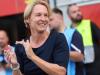 Bundestrainerin Martina Voss-Tecklenburg startet im Juli mit der Frauenfußball-Nationalmannschaft in die WM in Australien und Neuseeland. Unser Autor ahnt: Holt sie den WM-Titel, wird es eng für Hansi Flick.