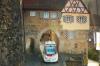 Zukunftstechnologie in historischem Ambiente: Die Stadt Kronach ist beim Autonomen Fahren schon vorne mit dabei – und die autonomen Shuttles sind auch eine touristische Attraktion.