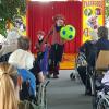 Der Auftritt des Zirkus bereitete den Bewohnerinnen und Bewohnern des Altenheimes viel Freude.