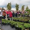 In der Gärtnerei Beihl in Mühlhausen bei Bamberg informierte Inhaber Günter Beihl über seine Philosophie zur Züchtung und die Pflege von Blumen und Sträuchern und erklärte die Vielfahrt der Rosenarten und deren Blühverhalten am fränkischen Standort.