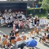 Das Orchester des Musikvereins zusammen mit den Blockflöten- und Querflötenschülerinnen. Das Orchester des Musikvereins zusammen mit den Blockflöten- und Querflötenschülerinnen.