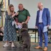 Steffen Schubert mit Labradorhündin Quendy (Gebrauchs- und Schutzhundeverein Bad Kissingen), hier mit Moderatorin Kathie Kleff, wurde von Oberbürgermeister Dirk Vogel für den dritten Platz bei der Bayerischen Meisterschaft 2022 ausgezeichnet. Steffen Schubert mit Labradorhündin Quendy (Gebrauchs- und Schutzhundeverein Bad Kissingen), hier mit Moderatorin Kathie Kleff, wurde von Oberbürgermeister Dirk Vogel für den dritten Platz bei der Bayerischen Meisterschaft 2022 ausgezeichnet.