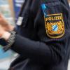 Wer sich nicht sicher ist, ob ein echter Polizist oder eine echte Polizistin vor der Haustüre steht, sollte bei der Polizei anrufen. (Symbolbild)