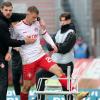Kickers-Trainer Marco Wildersinn (links) will Angreifer Franz Helmer (rechts) beim Auswärtsspiel in Rain noch einmal einige Einsatzminuten verschaffen.