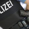 Zwei Männer hat die Kriminalpolizei Schweinfurt bei einer groß angelegten Durchsuchungsaktion festgenommen, die in Verdacht stehen, vor gut einem halben Jahr einen Raubüberfall in Hambach begangen zu haben.