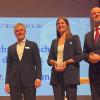 Lara Urban (Zweite von rechts), gebürtig aus Goßmannsdorf, hat einen Preis als  Nachwuchswissenschaftlerin des Jahres 2022 bekommen.
