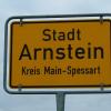 Das Ortsschild von Arnstein.