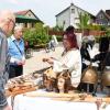 Die Gruppe Aurea Aeteas aus Aschaffenburg bot beim Segnitzer Museumsfest nicht frühzeitlichen Schmuck feil, sondern zeigte auch, was in Sachen Mode zur Bronzezeit "angesagt" war.