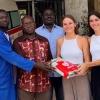 Große Freude bei der Übergabe bei Dato Kossi (von links), Wilson Kpoti, Akoètè Sodogas, Anna-Lena Buchmann und Sophia Fürst.