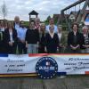 Über zehn Jahre Partnerschaft Triefenstein-Valdallière freuen sich von links: Jessica Wiegand, Maria Sebold, Karin Jeßberger, Magalie Lenormand, Christoph Müller, Jessica Thamm, Karin Öhm, Sabine Bésnier, Rolande Olivier, Kerstin Deckenbrock, Claudia Holzmann, Annie Moineaux, Noël Lebailly. Hintere Reihe: Tobias Jeßberger, Verena Thamm, Norbert Endres, Werner Thamm, Bruno Hock.