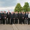 Den für 25 Jahre aktiven Dienst Geehrten gratulierten Kreisbrandinspektor Ronald Geis (von links), Landrat Thomas Bold, Kreisbrandmeister Klaus Preisendörfer sowie Kreisbrandrat Benno Metz (rechts), Bürgermeister Daniel Wehner (3. von rechts) und Staatssekretär Sandro Kirchner (links daneben).