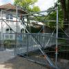 Das provisorische Brückengerüst im Siebener-Park in Bad Brückenau ist keine Schönheit und daher umstritten. Der Stadtrat diskutierte drei Varianten, was damit geschehen soll.