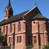 Die Nutzung der evangelischen Friedenskirche in Marktheidenfeld könnte Vorbild für katholische Gemeinden im pastoralen Raum werden: Dort sind im Erdgeschoss Gemeinderäume untergebracht, im Obergeschoss werden Gottesdienste abgehalten. Die Nutzung der evangelischen Friedenskirche in Marktheidenfeld könnte Vorbild für katholische Gemeinden im pastoralen Raum werden: Dort sind im Erdgeschoss Gemeinderäume untergebracht, im Obergeschoss werden Gottesdienste abgehalten.