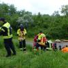 Egal welcher Organisation die Einsatzkräfte angehören: Sie arbeiten zusammen an der Deichverstärkung. Egal welcher Organisation die Einsatzkräfte angehören: Sie arbeiten zusammen an der Deichverstärkung.
