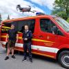 Funkgerätewart Fabian Wolf klärte auf, wie Drohnen bei Feuerwehreinsätzen ein wertvolles Hilfsmittel sein können beispielsweise zur Lageerkundung und Lagedarstellung, Personensuche, Detektion von Glutnestern bei der Brandbekämpfung und von Gefahrstoffen und Strahlenquellen.  So kann seine 5000 Euro kostende Drohne nicht  nur fliegen, sondern mit hochauflösender Kamera und Wärmebildkamera aufklären, ausleuchten, Messungen mit Sensorik vornehmen und mit Lautsprecher Warnungen durchgeben.