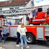 Drehleiter und Tanklöschfahrzeug waren für die Kinder begehrte Besichtigungs-Objekte.