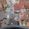 Hauptanziehungspunkt war die große Drehleiter der Arnsteiner Feuerwehr am Rathaus, mit der die Besucher gegen eine kleine Spende über den Dächer von Arnstein schwebend, das Marktgeschehen überblicken konnten. Hauptanziehungspunkt war die große Drehleiter der Arnsteiner Feuerwehr am Rathaus, mit der die Besucher gegen eine kleine Spende über den Dächer von Arnstein schwebend, das Marktgeschehen überblicken konnten.