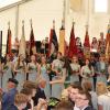 Die Fahnenabordnungen mit Ehrendamen und die Ehrengäste ergaben ein eindrucksvolles Bild im Festzelt in Untereisenheim.