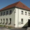 Das Pfarrheim in Schondra könnte zum Dorfgemeinschaftshaus werden. Die Gelegenheit für einen baldigen Umbau sieht die Kirchenverwaltung günstig, weil es noch staatliche und kirchliche Zuschüsse geben könnte.