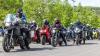 Über 300 Motorradfahrerinnen und Motorradfahrer trafen sich am Samstag auf dem VCC-Parkplatz in Würzburg anlässlich des „Fellows Ride“, einer Motorraddemonstration. Die Motorrad Community macht sich bei diesem Event stark für die Depressionshilfe und sammelt Spenden, die an regionale Einrichtungen für mentale Gesundheit übergeben werden.