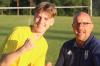 Jubelposen ist  Timofey Haberkorn (links, hier noch zusammen mit Trainer Heiko Windhagen beim TV Oberndorf) gewohnt. Am vergangenen Samstag konnte der 19-Jährige gleich elfmal die Faust ballen. 
