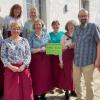 Im Bild (von links): Bernhilde und Hans Ebert, Doris Weber-Lorey, Hanne Vollmuth, Silke Sendner, Bettina Roth, Roswitha Keller, Marga Ruß, Uwe Weber und Dieter Niedermeyer.