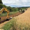 Seit August 2019 fließt Mittelstreuer Wasser im Mellrichstädter Stadtteil Mühlfeld (im Bild die Verlegung der Leitungen für den Anschluss an die Mellrichstädter Gruppe). Daher soll das örtliche Wasserschutzgebiet aufgehoben werden.