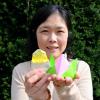 Shinobu Itakaki aus Bad Königshofen bastelt leidenschaftlich gerne Origami-Figuren. Die Japanerin gibt ihr Wissen gerne auch in Kursen weiter oder bietet Bastelnachmittage in Seniorenheimen an. Auch Ostermotive gehören zum Repertoire.