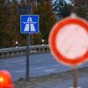 Die Autobahn 70 ist am Montagnachmittag ab der Anschlussstelle Knetzgau wegen Bergungsarbeiten gesperrt.