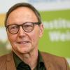 Hermann Mengler, Fachberater für Kellerwirtschaft und Kellertechnik beim Bezirk Unterfranken, motivierte bei den Veitshöchheimer Weinbautagen die zirka 400 Winzer, mehr Roséwein auszubauen. Hermann Mengler, Fachberater für Kellerwirtschaft und Kellertechnik beim Bezirk Unterfranken, motivierte bei den Veitshöchheimer Weinbautagen die zirka 400 Winzer, mehr Roséwein auszubauen.