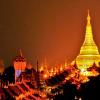Die 2500 Jahre alte goldene Pagode Shwe Dagon in Yangon