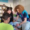 Ida Hock (hinten links) ist das fünfte Mitglied des Teams der Fachoberschule. In der Spielecke des durch Fördergelder ausgestatteten Raumes können Geschicklichkeit und Konzentration erprobt werden. Ida Hock (hinten links) ist das fünfte Mitglied des Teams der Fachoberschule. In der Spielecke des durch Fördergelder ausgestatteten Raumes können Geschicklichkeit und Konzentration erprobt werden.