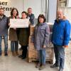 Bei der Übergabe vor den Kartons für den Transport (von links) Robert Rohn, Petra Kratz-Werder und Dr. Elisabeth Ott (beide Soroptimist-Club Würzburg), Josef Ziegler, Christiane Wittkovsky und Klaus Will (alle Malteser Estenfeld).
