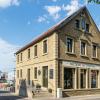 Im sanierten Feige-Haus in Werneck hat die Weltkind-Genossenschaft neben Unverpackt-Laden, Bistro und Secondhand-Shop jetzt auch ein Co-Working Space geschaffen. Im sanierten Feige-Haus in Werneck hat die Weltkind-Genossenschaft neben Unverpackt-Laden, Bistro und Secondhand-Shop jetzt auch ein Co-Working Space geschaffen.