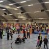 Buntes Treiben in der Ballsporthalle.