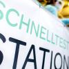 Die Aufschrift "Schnelltest Station" steht auf dem Container einer Corona-Teststation. Im Landkreis Haßberge gibt es aktuell noch etwas mehr als ein Dutzend Schnelltest-Möglichkeiten (Symbolbild).