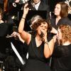 Mit der 0souligen Reham Siebenson, der Frau des Vorsitzenden Thomas Siebenson, wurde das große Ensemble der Bläserphilharmonie zur Bigband. "I am feeling so good – yeah Baby", so die begnadete Sängerin.