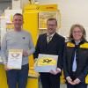 Bild von links: Volker Fenn (Vertriebsmanager Deutsche Post), Klaus Fenn (Inhaber „Fenn Raumausstattung“), Jochen Seith (Vertriebsmanager), Gabriele Schulz (regionale Politikbeauftragte) und Bürgermeister Ludwig Nätscher.