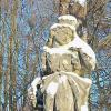 Im winterlichen Kleid zeigt sich Prinzessin Hadeloga im Schlosspark.