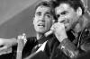 Die Last-Christmas-Winterlied-Macher: Das britische Pop-Duo Wham mit Andrew Ridgeley (links) und George Michael im Juni 1986 beim Abschiedskonzert im ausverkauften Wembley Stadion in London. 