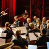 "Chevaliers de Sangreal" aus "The Da Vinci Code" - die Bläserphilharmonie verstand es das Publikum in ihren Bann zu ziehen. "Chevaliers de Sangreal" aus "The Da Vinci Code" - die Bläserphilharmonie verstand es das Publikum in ihren Bann zu ziehen.
