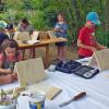 Beim Kindertag des Obst- und Gartenbauverein Hausen wurden bunte Vogelhäuschen aus Holz gebaut und bemalt. Beim Kindertag des Obst- und Gartenbauverein Hausen wurden bunte Vogelhäuschen aus Holz gebaut und bemalt.
