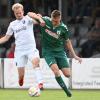 Großbardorf Tim Strohmenger (rechts) im Duell um den Ball gegen Bambergs Marc Reischmann