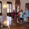 Die Stadtführerin führte die Reisegruppe in das Haus des Gastes in Volkach Die Stadtführerin führte die Reisegruppe in das Haus des Gastes in Volkach