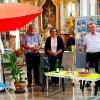 Auf der "Wellness"-Altarinsel:  Diakon Lorenz Kleinschnitz, Manfred Thomann, Hedwig Brendler, Günther Schösser und Gabriele Mergentaler.