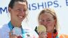 Die Würzburger Freiwasserschwimmerin Leonie Beck (links) freut sich über ihre Silbermedaille über zehn Kilometer bei der WM in Budapest. Gold gewann im Fotofinish die Niederländerin Sharon van Rouwendaal.