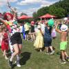 Wann wird's denn mal wieder richtig Fasching? Beim TSV Pfändhausen wurde mit einer Riesenkinderpolonaise die fünfte Jahreszeit einfach im Sommer nachgefeiert.